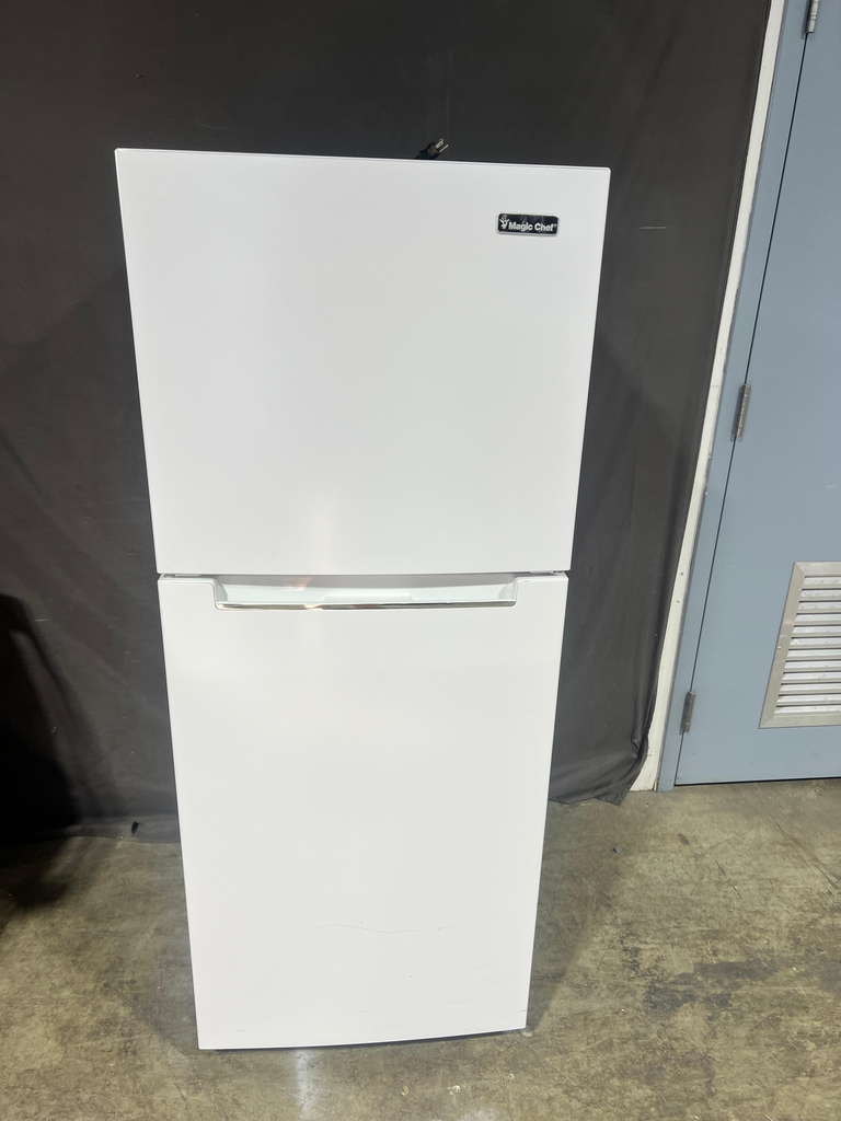 Magic Chef 24'' Top-Freezer Refrigerator #HMDR1000WF