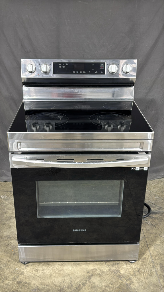 30" Samsung Electric Range  SS       #NE63A6111SS
