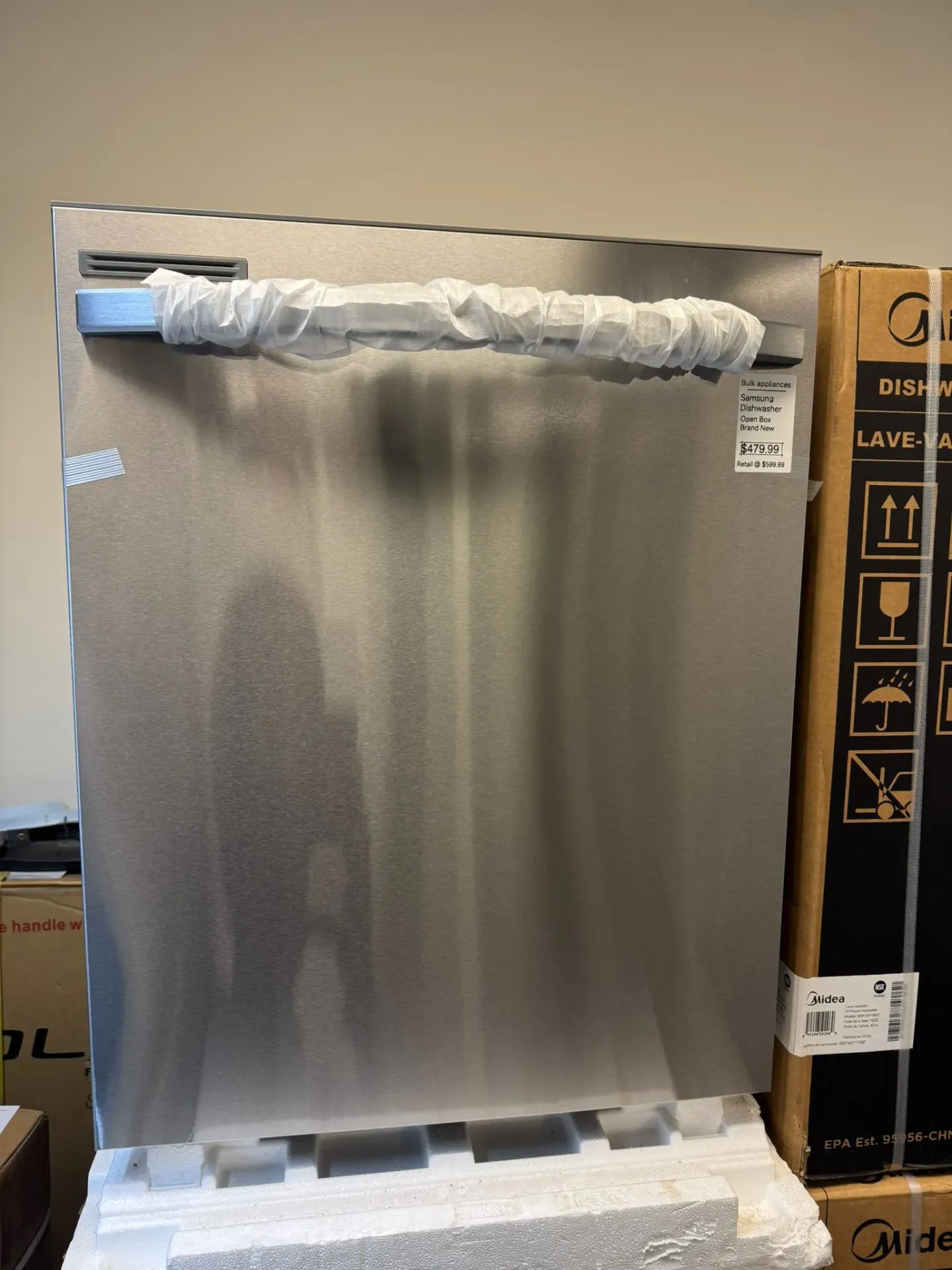 24" Samsung Dishwasher SS   #DW80CG4021SR